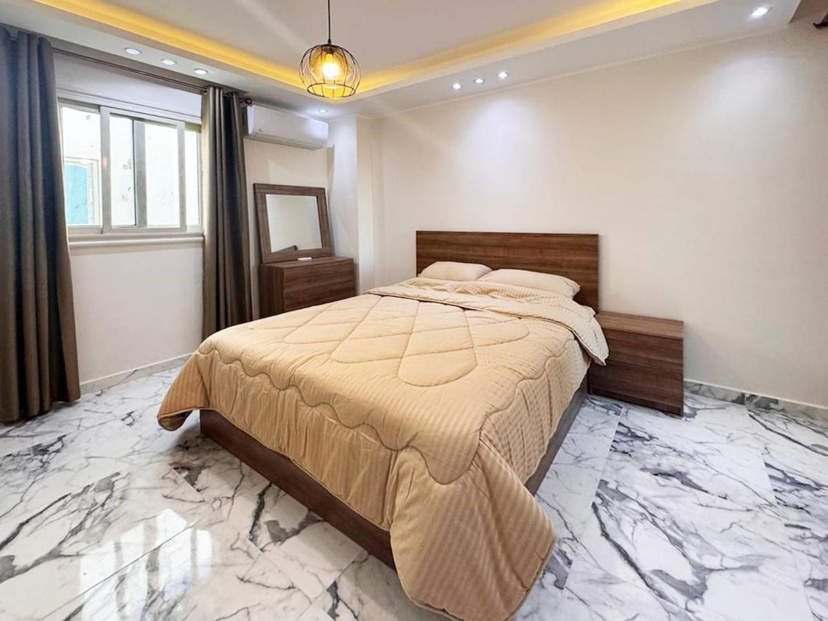 2 Bedrooms In Hub Apartment *