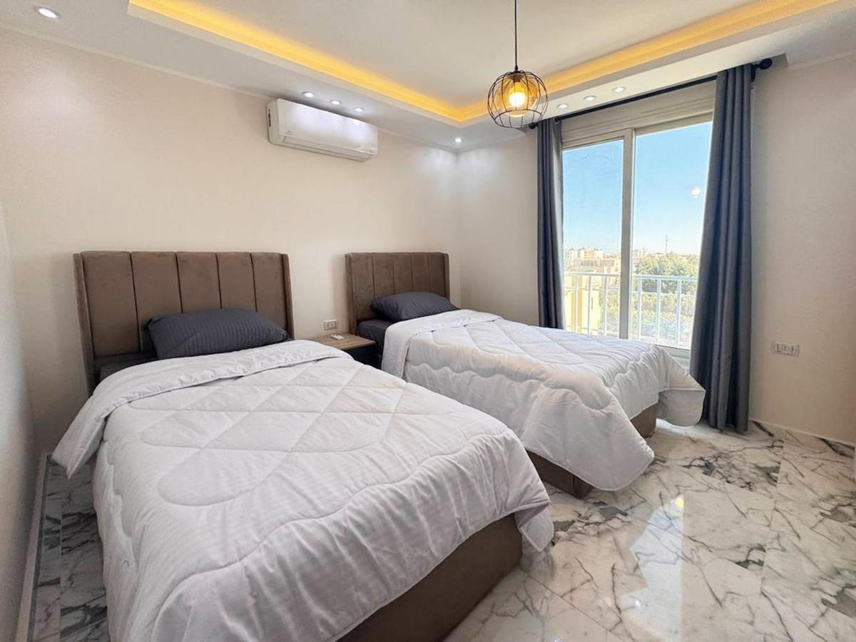 2 Bedrooms In Hub Apartment